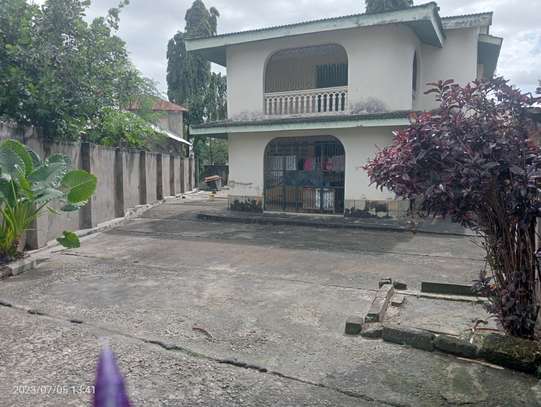 4 Bed Townhouse in Bamburi image 5