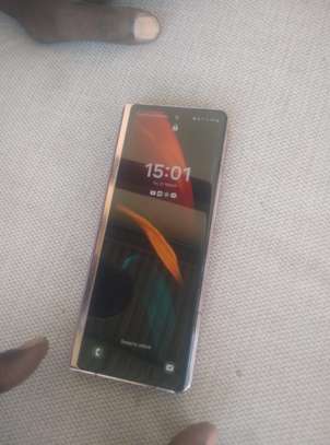 SAMSUNG ZFOLD2 image 3