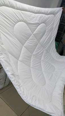 Binded 6*6 white stripped duvet image 2