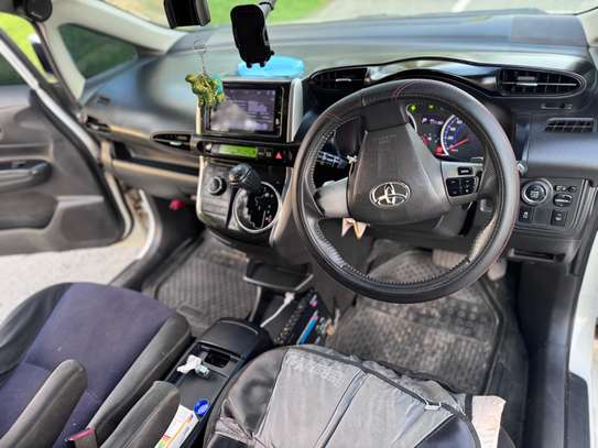 Toyota wish 2012 white image 7