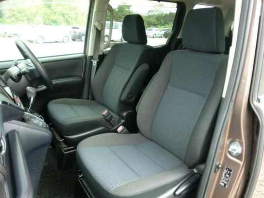 Toyota Noah ( mkopo/HIRE PURCHASE ACCEPTED) image 3