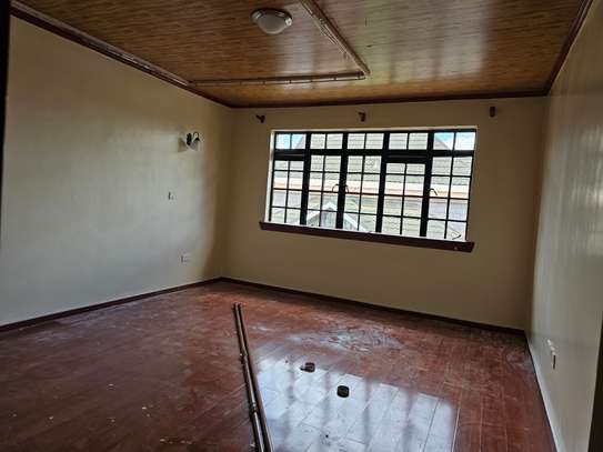 6 Bed House with En Suite at Runda image 4