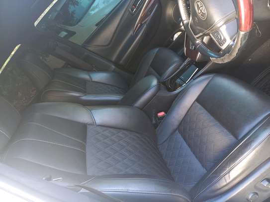 TOYOTA HARRIER VERY CLEAN. image 7