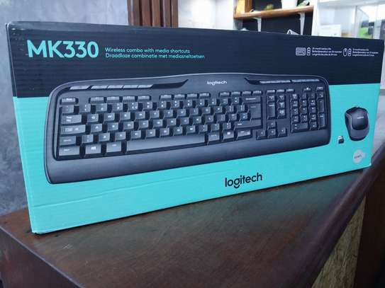 Logitech MK330 Wireless Combo Desktop (Keyboard and Mouse) image 2