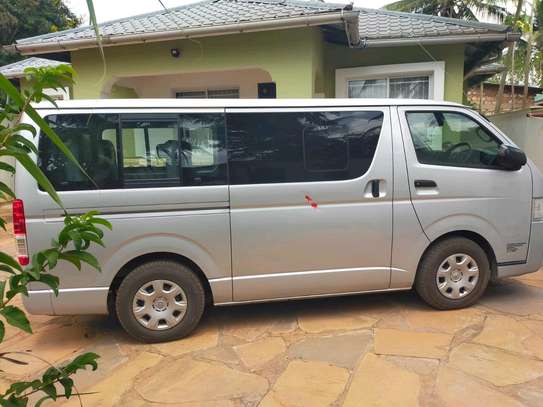 TOYOTA HIACE 7L,AUTO DIESEL image 3