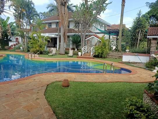 Magnificent 6 Bedrooms Townhouse on 0.8 acres In Lavington image 6