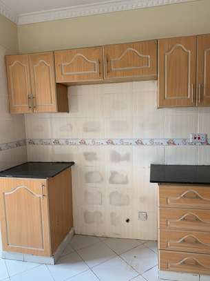3 bedroom apartment master Ensuite available image 2