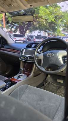 Toyota premio KDH image 8