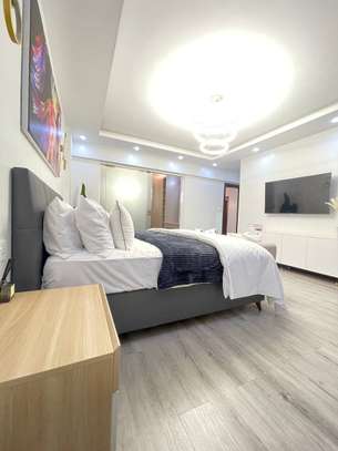 5 Bed Apartment with En Suite in Parklands image 7