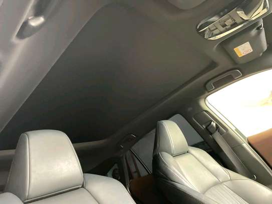 TOYOTA HARRIER NEW SHAPE 2020MODEL MOONROOF image 6