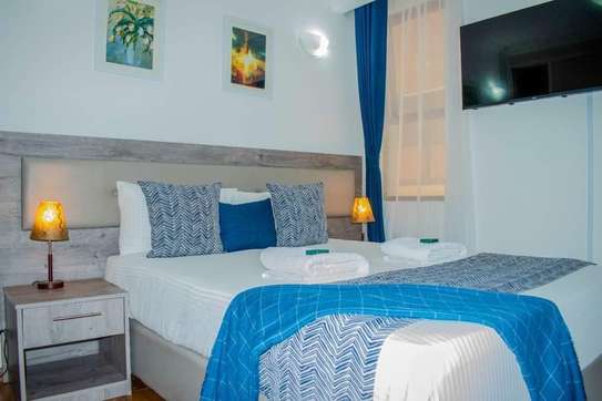 Serviced 4 Bed Apartment with En Suite at Riverside image 4