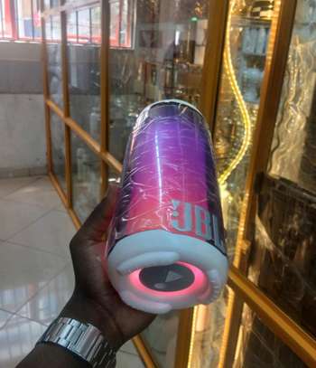 JBL Pulse 5 BT Speaker With 360°Led Lights image 8
