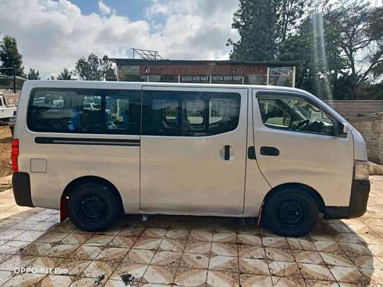 Nissan Caravan (Urvan) image 5