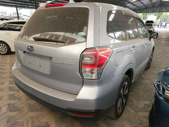Subaru Forester non turbo image 2