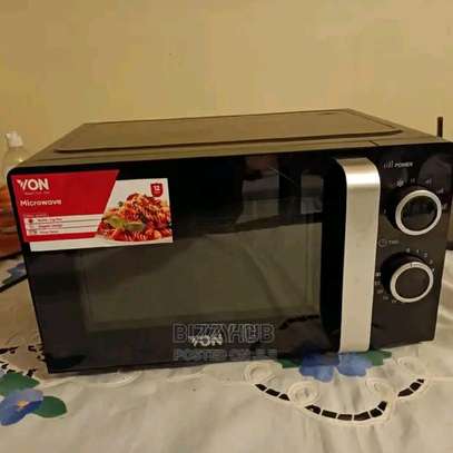 Black von microwave with grill image 1