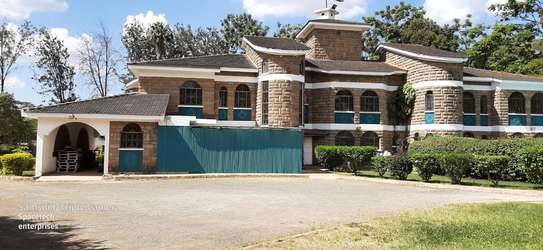 Commercial Property with Parking in Lavington image 4