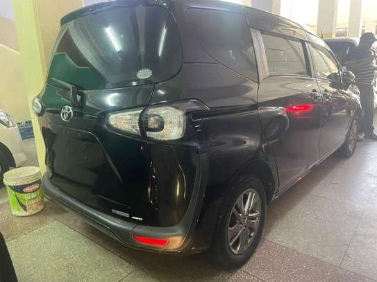 Toyota sienta normal image 3