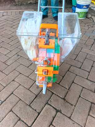 Handpush seed planter image 2