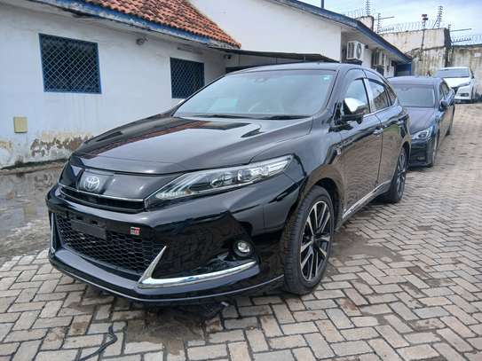Harrier GR Black sunroof image 4