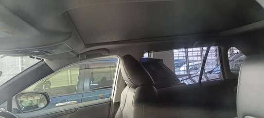 Toyota Rav4 White 2019 AWD image 6