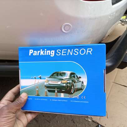 Toyota Landcruiser 200 series parking sensors image 1