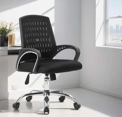Office Chair: Mesh Back Office Seat image 1