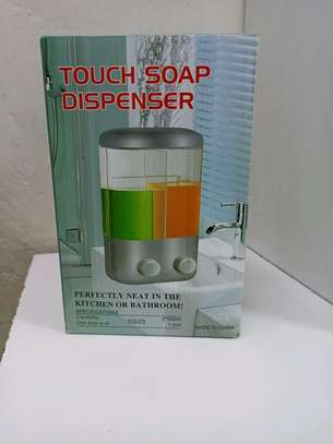 Double manual soap dispenser 2*500ml image 1