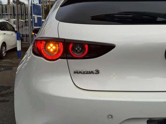 MAZDA 3 image 15