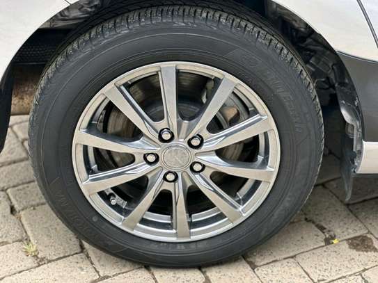 Toyota Sienta image 6