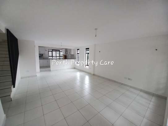 3 bedroom to let image 3