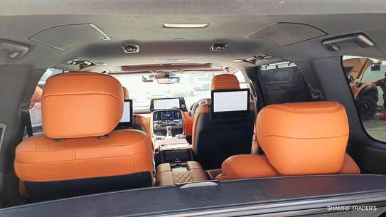 Lexus LX600 VVIP Class 2023 image 4