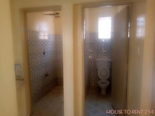 TO RENT TWO BEDROOM ENSUITE TO RENT image 11