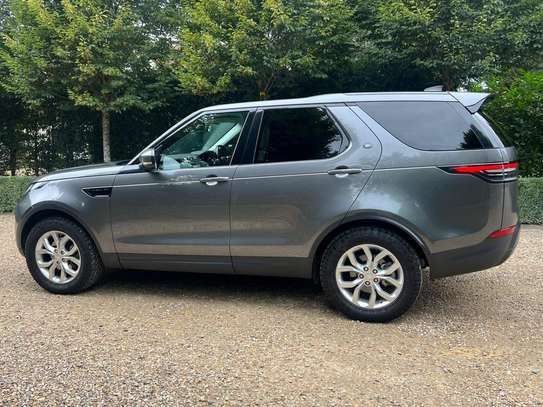 2018 Land Rover Discovery image 3