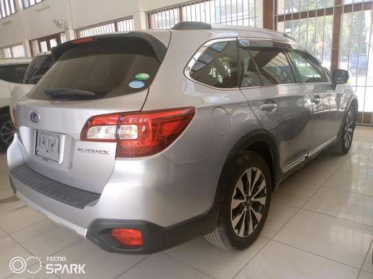 Subaru outback silver 2015 model image 1