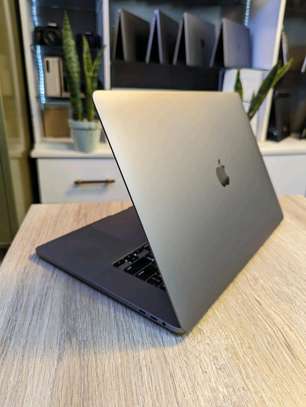 MacBook Pro 15-inch 2019 2.3Ghz 8 core i9 image 3
