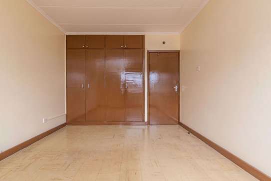 3 Bed Townhouse with Garage in Langata image 17