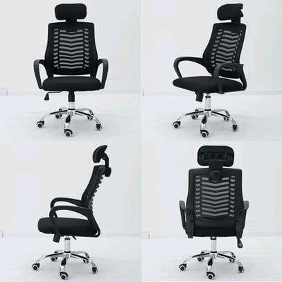 Comfortable office chair in black Y image 1
