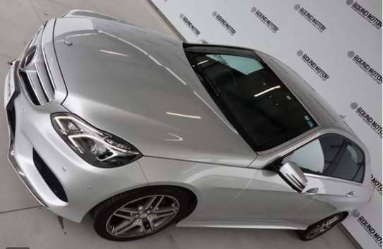 Mercedes Benz image 8