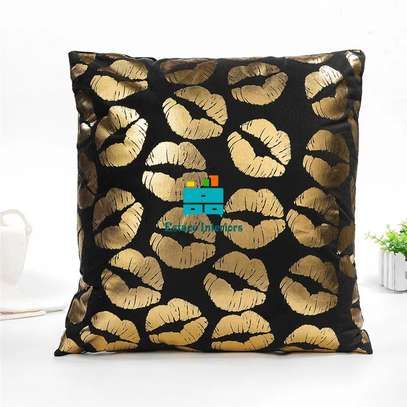 CLASSY IMPORTED THROW PILLOWS image 6