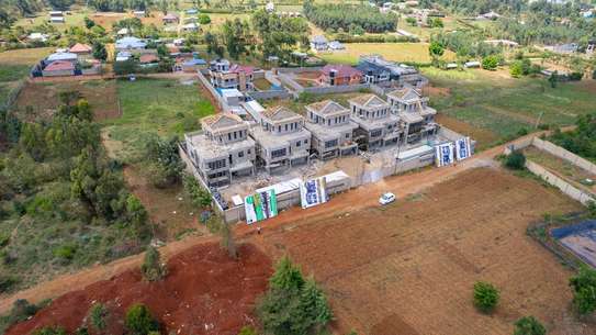 5 Bed Townhouse with En Suite in Kamangu image 5