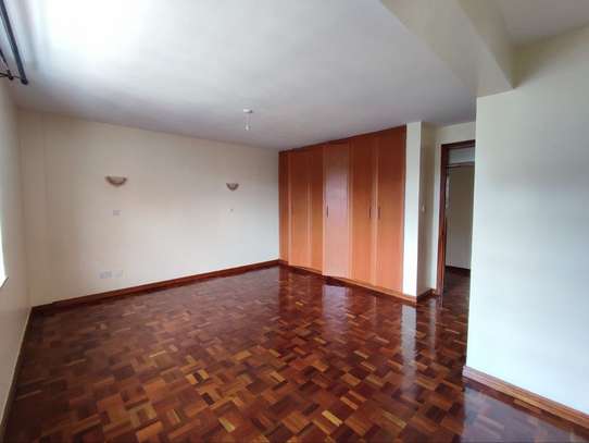 3 Bed Apartment with En Suite in Valley Arcade image 3