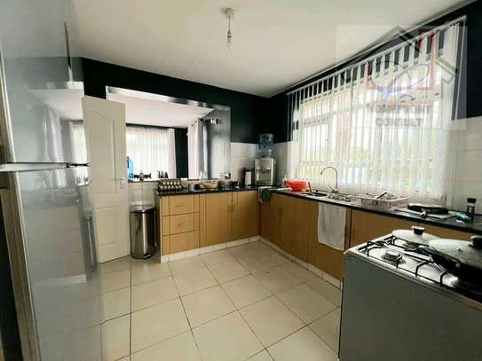 Modern 4Bedroom Home with Garden & Terrace image 5