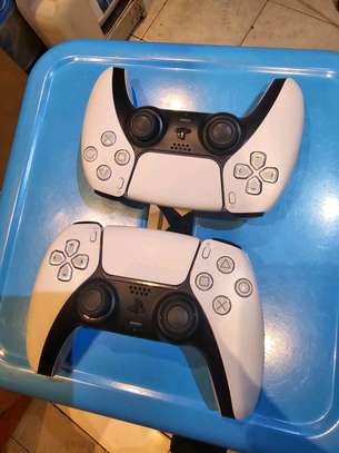 PS5 Controller image 3