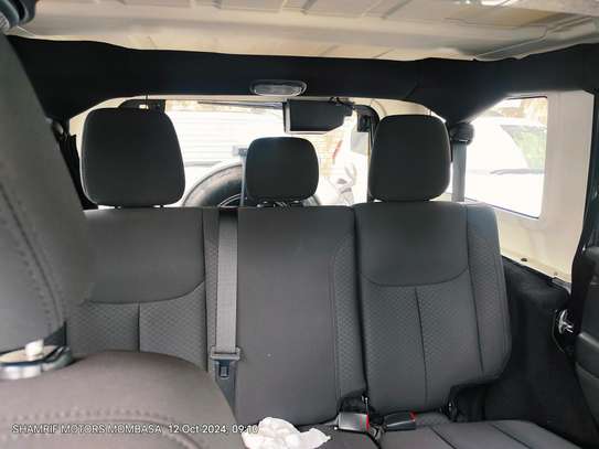 Jeep wrangler Sahara sport 2018 image 10