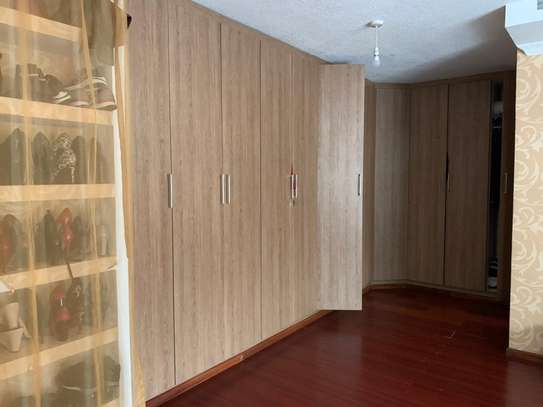 3 bedroom apartment all ensuite with Dsq in kileleshwa image 10