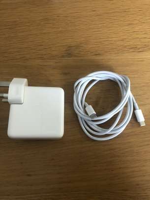 Apple USB-C Power Adapter 87W MacBook image 1