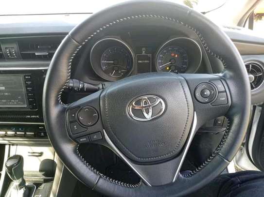 Toyota Auris image 15
