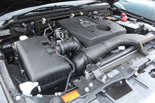 Mitsubishi Pajero V98W Leather Sunroof 2019 79,000 Kms image 14