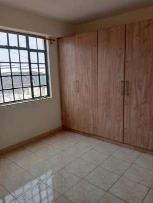 2 bedroom en suite with an open kitchen image 9