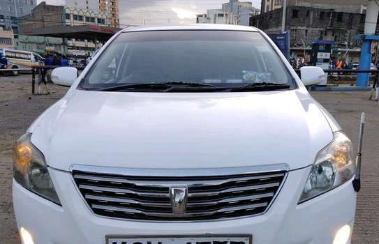 Windscreen replacement for Toyota Premio mobile fitting image 1